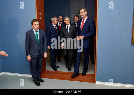 Madrid, Spanien. 02 Okt, 2019. König Felipe VI, Jose Luis Fernando Masaveu Martinez-Almeida und nehmen an der "spanischen Malerei aus dem 19. Jahrhundert, von Goya Moderne" Ausstellung Einweihung im Maria Cristina Masaveu Peterson Stiftung. Credit: SOPA Images Limited/Alamy leben Nachrichten Stockfoto