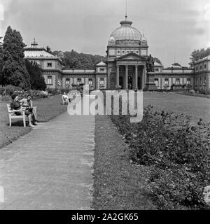 Blick in das Kaiser Wilhelms Bad in Bad Homburg, Deutschland 1930er Jahre. Blick auf die Kaiser-Wilhelms-Bad, Bad Homburg, Deutschland 1930. Stockfoto