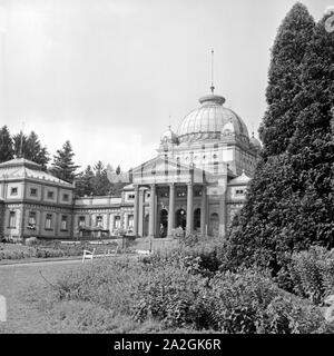 Blick in das Kaiser Wilhelms Bad in Bad Homburg, Deutschland 1930er Jahre. Blick auf die Kaiser-Wilhelms-Bad, Bad Homburg, Deutschland 1930. Stockfoto