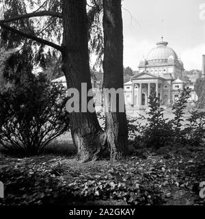 Blick in das Kaiser Wilhelms Bad in Bad Homburg, Deutschland 1930er Jahre. Blick auf die Kaiser-Wilhelms-Bad, Bad Homburg, Deutschland 1930. Stockfoto