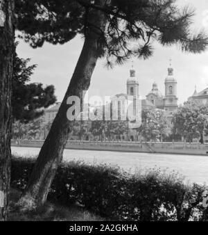 Ein Ausflug nach Innsbruck in Österreich, Deutsches Reich 30er Jahre. Eine Reise nach Innsbruck in Österreich, Deutschland 1930. Stockfoto