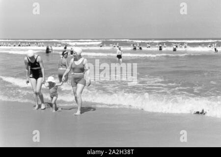 Sommerferien auf der Nordseeinsel Juist, Deutsches Reich 30er Jahre. Sommer Urlaub auf der Nordsee Insel Juist, Deutschland 1930. Stockfoto