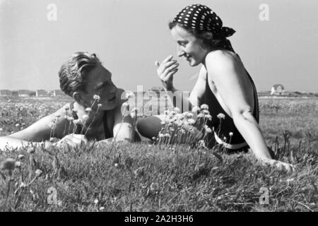 Sommerferien auf der Nordseeinsel Juist, Deutsches Reich 30er Jahre. Sommer Urlaub auf der Nordsee Insel Juist, Deutschland 1930. Stockfoto