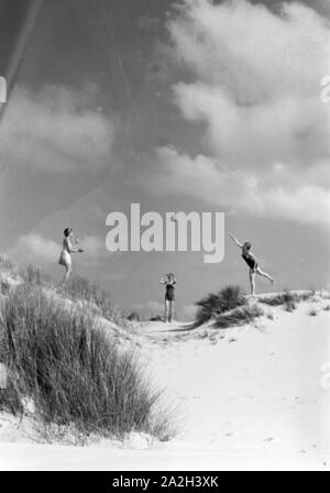 Sommerferien in Norderney, Deutsches Reich 30er Jahre. Sommer Urlaub auf Norderney, Deutschland 1930. Stockfoto