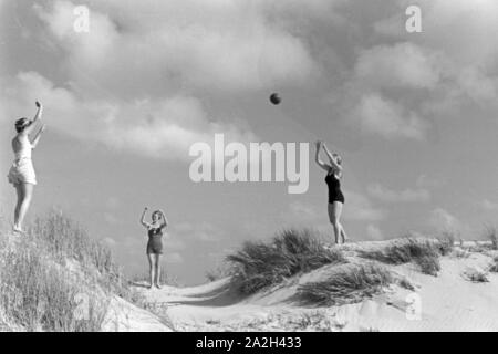 Sommerferien in Norderney, Deutsches Reich 30er Jahre. Sommer Urlaub auf Norderney, Deutschland 1930. Stockfoto