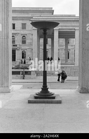 Königsplatz in München, Deutschland 1930er Jahre. Königsplatz Square in München, Deutschland 1930. Stockfoto