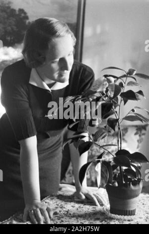 Alltagsszenen einer Stuttgarter Familie, Deutsches Reich 30er Jahre. Szenen aus dem Alltag einer Familie in Stuttgart, Deutschland 1930. Stockfoto