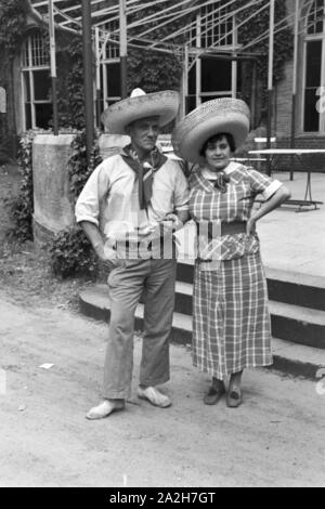 Kindheitsszenen im Deutschen Reich der 1930er Jahre. Szenen aus der Kindheit in Deutschland in den 1930er Jahren. Stockfoto