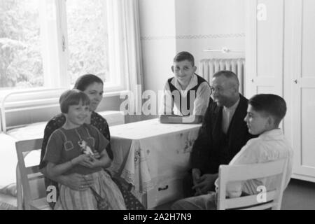 Kindheitsszenen im Deutschen Reich der 1930er Jahre. Szenen aus der Kindheit in Deutschland in den 1930er Jahren. Stockfoto