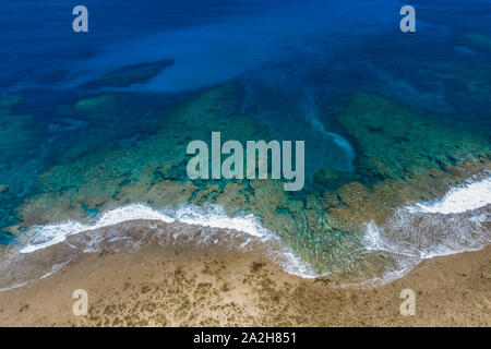 Luftaufnahme der Küstenregion in der Nähe von Cloud 9 Surf Area, Siargao, Philippinen Stockfoto