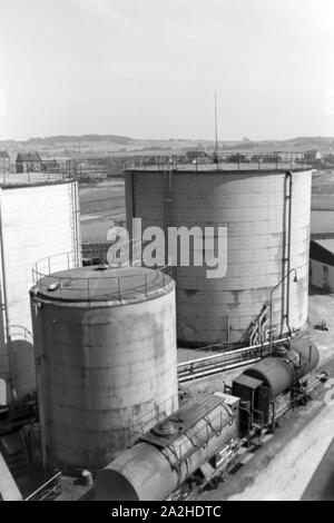 Eine Führung durch ein Fettsäurewerk in Witten, Deutsches Reich 30er Jahre. Eine Führung durch eine Fabrik der Fettsäure in Witten, Deutschland 1930. Stockfoto