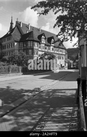 Ein Ausflug nach Bad Urach, Deutsches Reich 30er Jahre. Eine Reise nach Bad Urach, Deutschland 1930. Stockfoto