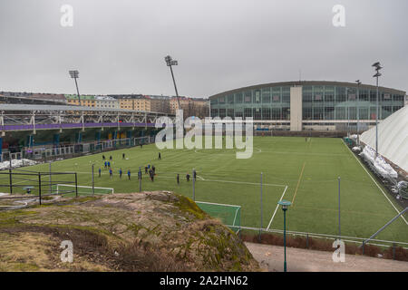 Helsinki, Finnland - 01 März 2015: Match auf einem kleinen Feld im Sport Bezirk gelegen, in der Nähe vom Olympiastadion. Helsinki Ice Hall- und HS-Arena. Stockfoto