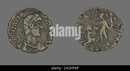 Münze Darstellung Kaiser Gratian, AD 367/383, Römische, Römisches Reich, Bronze, Diam. 2,4 cm, 5.02 g Stockfoto