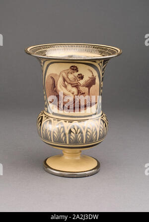 Vase, C. 1820, England, Leeds, mit Transfer Dekoration nach Adam Buck, Irisch, 1759-1833, Leeds, Steingut mit Silber glanz Dekoration, einfarbig braun und gelb, H., 14 cm (5 1/2 in. Stockfoto