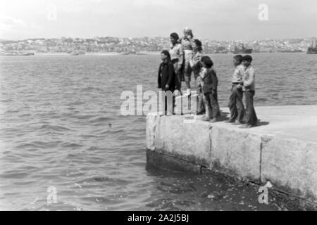 Die erste Madeira-Fahrt mit dem Kreuzfahrtschiff "gustloff", Deutsches Reich 1938. Die Jungfernfahrt der Kreuzfahrtschiff "gustloff", Deutschland 1938. Stockfoto