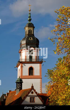 Erbach im Odenwald: Kirchturm der lutherischen Pfarrkirche, Kreis Odenwald, Hessen, Deutschland Stockfoto