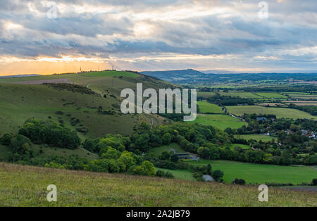 Querformat von Devil's Dyke Parkplatz der Hügel und Dörfer der South Downs in der Mid Sussex Bezirk West Sussex, England, UK. Stockfoto
