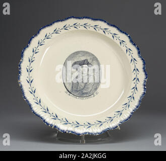 Platte, C. 1790, Englisch für den amerikanischen Markt, Leeds, England, Creamware, Diam. 24,3 cm (9 9/16 Zoll Stockfoto