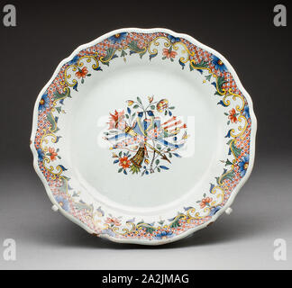 Platte, C. 1760, Frankreich, Rouen, Rouen, Tin-glasiert Steingut (Fayence), 3,7 x 24,9 cm (1 7/16 x 9 13/16-in Stockfoto