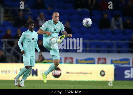 Cardiff, Großbritannien. 02 Okt, 2019. Toni Leistner von Queens Park Rangers in Aktion. EFL Skybet Meisterschaft übereinstimmen, Cardiff City v Queens Park Rangers an der Cardiff City Stadion am Mittwoch, 2. Oktober 2019. Dieses Bild dürfen nur für redaktionelle Zwecke verwendet werden. Nur die redaktionelle Nutzung, eine Lizenz für die gewerbliche Nutzung erforderlich. Keine Verwendung in Wetten, Spiele oder einer einzelnen Verein/Liga/player Publikationen. pic von Andrew Obstgarten/Andrew Orchard sport Fotografie/Alamy Live news Credit: Andrew Orchard sport Fotografie/Alamy leben Nachrichten Stockfoto