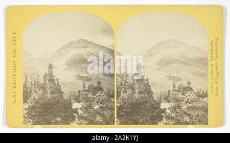 Baldy Peak, Cerro Blanco Berge, Kolorado, 14.234 Fuß über dem Meeresspiegel. Grenzwert in Höhe von ungefähr 11.000 Fuß, 1874, Timothy O'Sullivan (American, geboren in Irland, 1840 - 1882), von George Wheeler für den Krieg Abteilung, Korps der Ingenieure, U.S. Army, Usa, Eiklar drucken, Stereo, Nr. 46 aus der Geographischen der Serie 'Erkundungen und Befragungen West Des 100 Meridian in Betrieb genommen Stockfoto