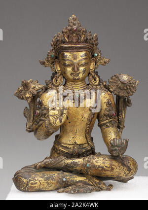 Bodhisattva Avalokiteshvara sitzt mit Hand in Geste zur Beruhigung (Abhayamudra), 15./16. Jahrhundert, Nepal, Nepal, vergoldeter Bronze mit Edelsteinen, 17,5 x 10,1 x 7,4 cm (6 7/8 x 4 x 3 Stockfoto