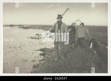 Coming Home von der Sümpfe, 1886, Peter Henry Emerson, Englisch, geboren in Kuba, 1856 - 1936, England, Platin drucken, PL. Ich von dem Album "Das Leben und die Landschaft auf den Norfolk Broads' (1886), Ausgabe von 200, 19,6 × 29,2 cm (Bild/Papier), 28,5 × 40,6 cm (album Seite Stockfoto