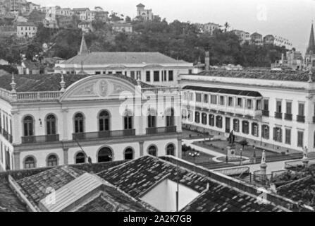 Auf der Heimreise von der Walfischjagd geht die Besatzung des Fabrikschiffs "Jan Wellem 'auf Landgang durch Rio de Janeiro, Brasilien 1930er Jahre. Landgang für die Crew von factory Schiff "Jan Wellem" in Rio de Janeiro, Brasilien 1930. Stockfoto