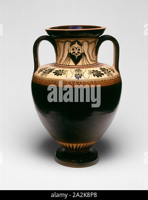 Amphora (Gefäß), 530/520 v. Chr., Griechischer, Athen, in der Nähe der Stil des Antimenes Maler, Athen, Terrakotta, Schwarz - Abbildung Technik auf die weiße Masse, H 39,4 cm (15 1/8 in.), Diam. 27,7 cm (10 7/8 in Stockfoto