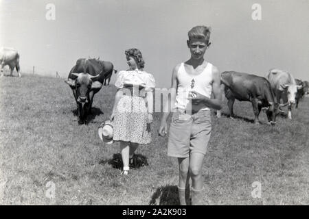 Der österreichischen Fictitious character Gusti Wolf macht das Ferien auf dem Lande, Deutschland 1930er Jahre sterben. Österreichische Schauspielerin Gusti Wolf im Urlaub auf dem Lande, Deutschland 1930. Stockfoto