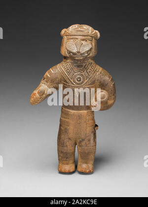 Maskierte Figur Holding eine Trommel, möglicherweise eine Okarina (Pfeifen), C. A.D. 1300, Tairona, Sierra Nevada de Santa Marta, Kolumbien, Kolumbien, Keramik- und pigment, H. 12,7 cm (5 in Stockfoto