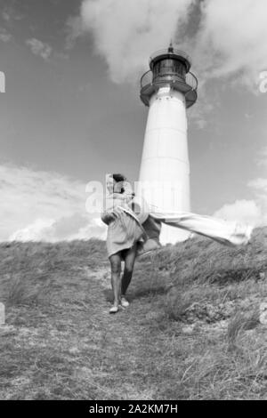 Die berühmte Tänzerin Gret Palucca 5/6 Ihrem Türkeirundreise auf Sylt, Deutsches Reich 30er Jahre. Die beliebte Tänzerin Gret Palucca im Urlaub auf Sylt, Deutschland 1930. Stockfoto