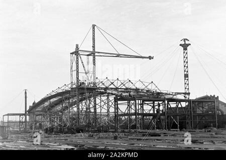 Beim Bau der Reichsausstellung DES chaffendes Volk' in Düsseldorf Schlageterstadt, Deutschland 1930er Jahre. Planung, Konzeptionierung und Gebäude der Reichsausstellung chaffendes Volk' Ausstellung im Düsseldorfer Schlagerterstadt, Deutschland 1930. Stockfoto