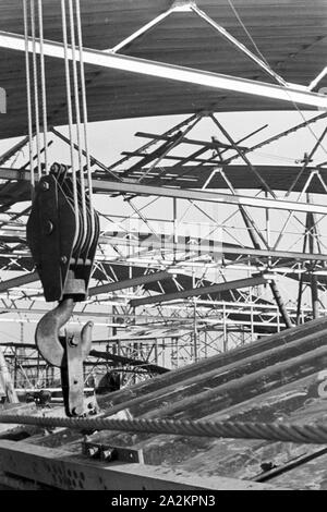 Beim Bau der Reichsausstellung DES chaffendes Volk' in Düsseldorf Schlageterstadt, Deutschland 1930er Jahre. Planung, Konzeptionierung und Gebäude der Reichsausstellung chaffendes Volk' Ausstellung im Düsseldorfer Schlagerterstadt, Deutschland 1930. Stockfoto