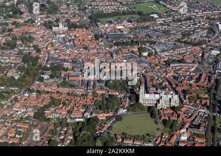 Luftaufnahme von Beverley, East Yorkshire zeigt sowohl Beverley Minster und St Marys Kirche, Großbritannien Stockfoto