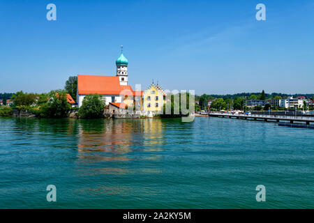 Wasserburg am Bodensee: Halbinsel mit Kirche St. Georg, Bezirk Lindau, Bodensee, Bayern, Deutschland Stockfoto