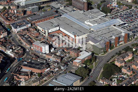 Luftaufnahme der Dreifaltigkeit Walk Shopping Centre, Wakefield, West Yorkshire Stockfoto