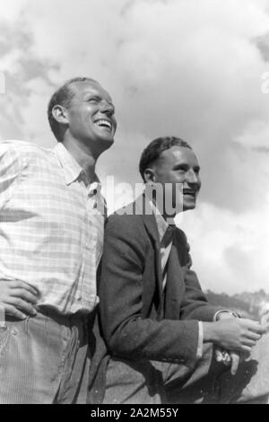 Ein Dorf entsteht am Piz Buin, Deutsches Reich 30er Jahre. Ein Dorf, das sich auf den Piz Buin, Deutschland 1930. Stockfoto