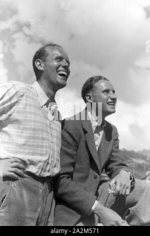 Ein Dorf entsteht am Piz Buin, Deutsches Reich 30er Jahre. Ein Dorf, das sich auf den Piz Buin, Deutschland 1930. Stockfoto