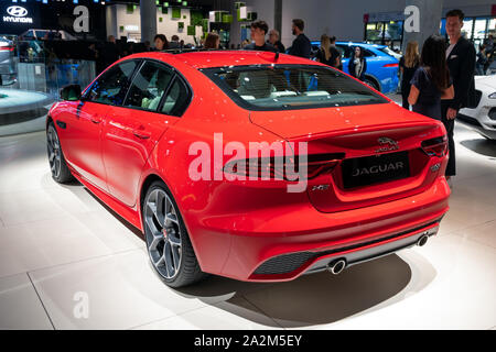 FRANKFURT, Deutschland - September 10, 2019: Jaguar XE Auto auf der Frankfurter Automobilausstellung IAA 2019 präsentiert. Stockfoto