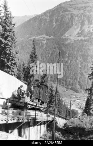 Ein Dorf entsteht am Piz Buin, Deutsches Reich 30er Jahre. Ein Dorf, das sich auf den Piz Buin, Deutschland 1930. Stockfoto