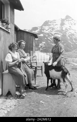 Ein Dorf entsteht am Piz Buin, Deutsches Reich 30er Jahre. Ein Dorf, das sich auf den Piz Buin, Deutschland 1930. Stockfoto