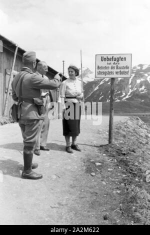Ein Dorf entsteht am Piz Buin, Deutsches Reich 30er Jahre. Ein Dorf, das sich auf den Piz Buin, Deutschland 1930. Stockfoto