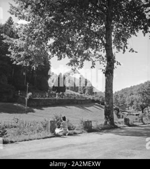 Und äh Höhle Luftkurort Bad Rippoldsau-Schapbach Im Schwarzwald, Deutschland, 1930er Jahre. Bei der Luftkurort Bad Rippoldsau-Schapbach im Schwarzwald, Deutschland der 1930er Jahre. Stockfoto