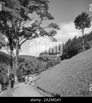 Und äh Höhle Luftkurort Bad Rippoldsau-Schapbach Im Schwarzwald, Deutschland, 1930er Jahre. Bei der Luftkurort Bad Rippoldsau-Schapbach im Schwarzwald, Deutschland der 1930er Jahre. Stockfoto