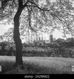 Blick auf Sterben am Berg gelegene Altstadt von Bad Wimpfen, Deutschland 1930er Jahre. Blick auf die Altstadt von Bad Wimpfen, Deutschland 1930. Stockfoto