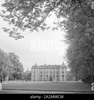 Blick auf Schloss Schwetzingen, Deutschland 1930er Jahre. Blick auf Schloss Schwetzingen, Deutschland 1930. Stockfoto