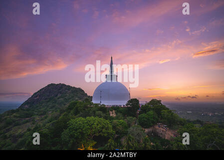 Mihintale in Anuradhapura, Sri Lanka in der Dämmerung Stockfoto