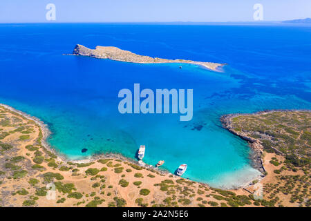 Glaronisi Insel in der Nähe des fantastischen Strand von Kolokitha, Elounda, Kreta, Griechenland. Stockfoto